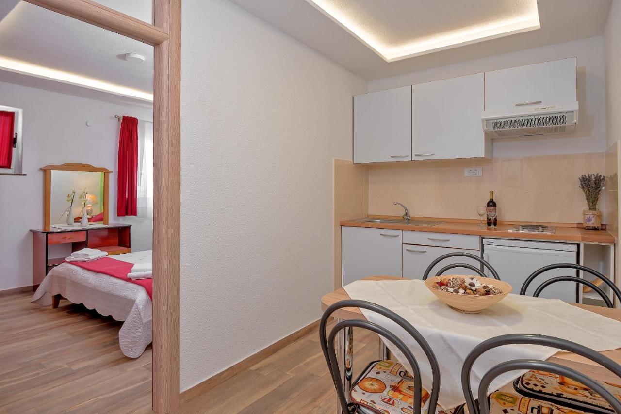 Apartmani Putnik Baska Voda Exterior photo