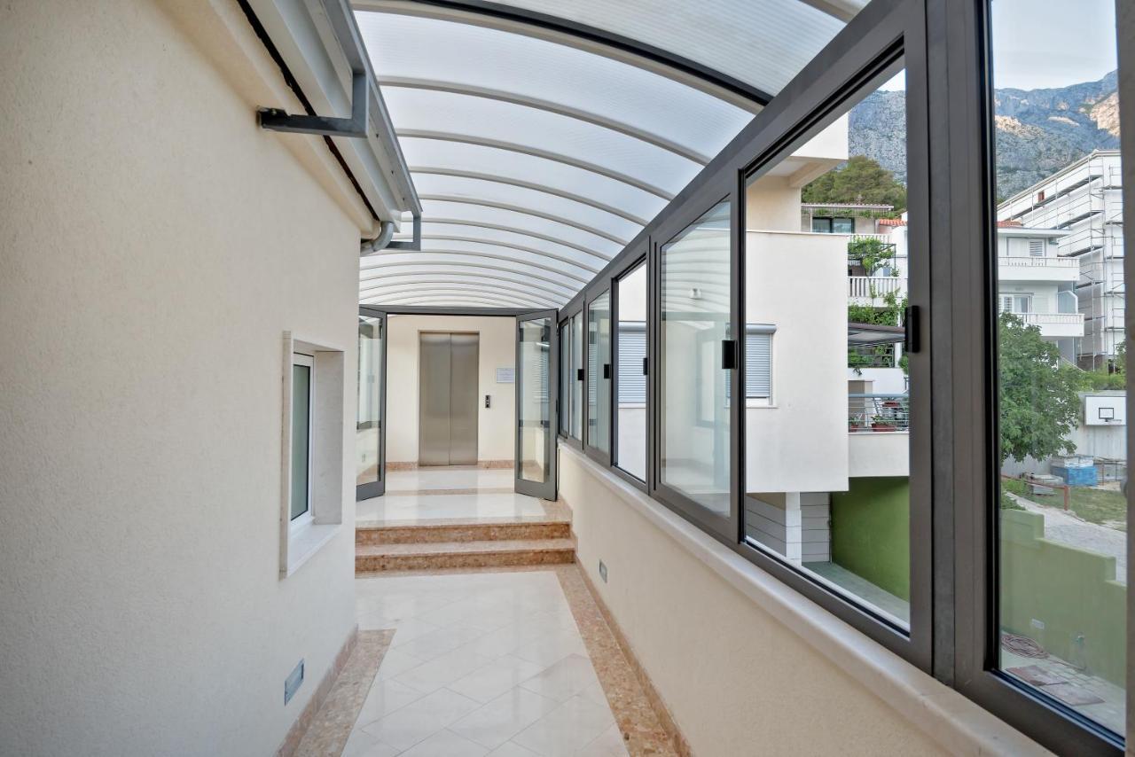 Apartmani Putnik Baska Voda Exterior photo