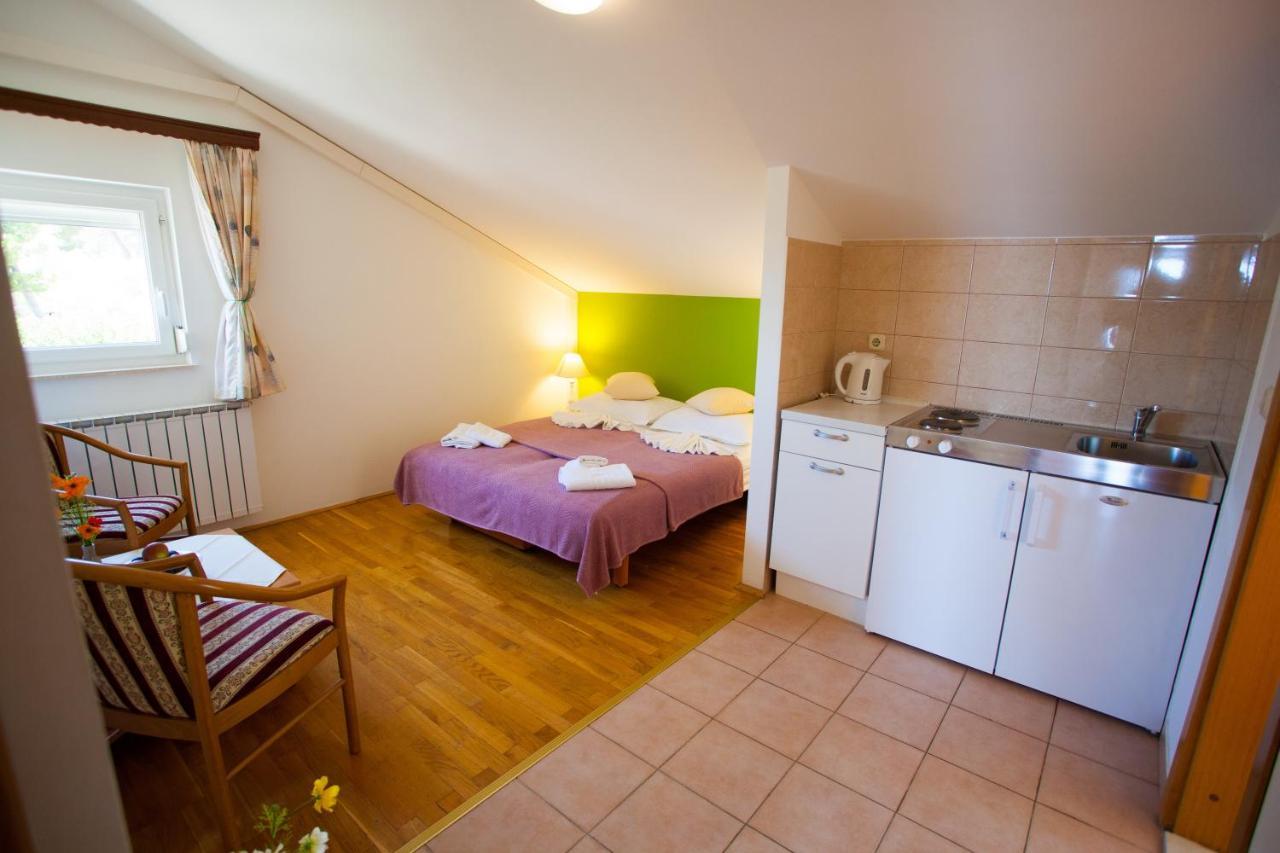 Apartmani Putnik Baska Voda Exterior photo