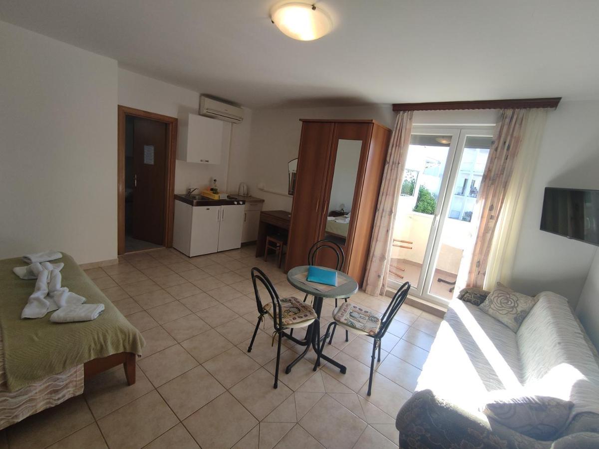 Apartmani Putnik Baska Voda Exterior photo
